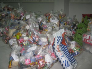 สิ่งของที่มีผู้นำมาช่วยเหลือ