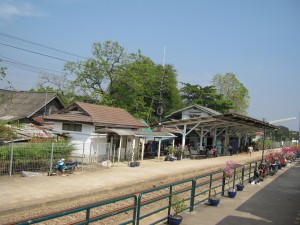 8. สถานีรถไฟศาลายา