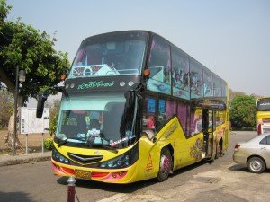 ภาพที่1 รถบัสสำหรับคณะเดินทาง