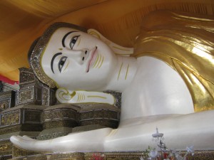 พระนอนตาหวาน